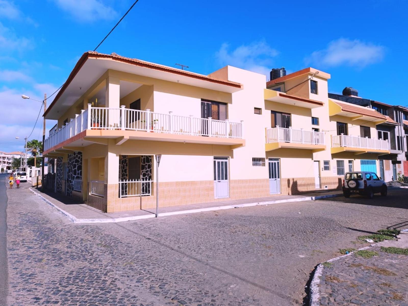 Pensao Dona Fica Apartment Tarrafal  Ngoại thất bức ảnh